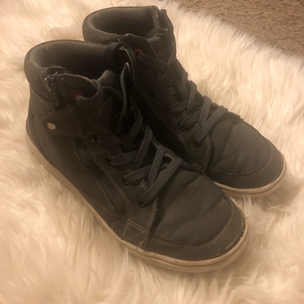 Big boys Art Class high top sneakers